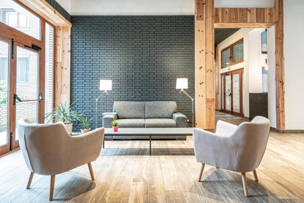 Met Pamplona Hotel Bagian luar foto
