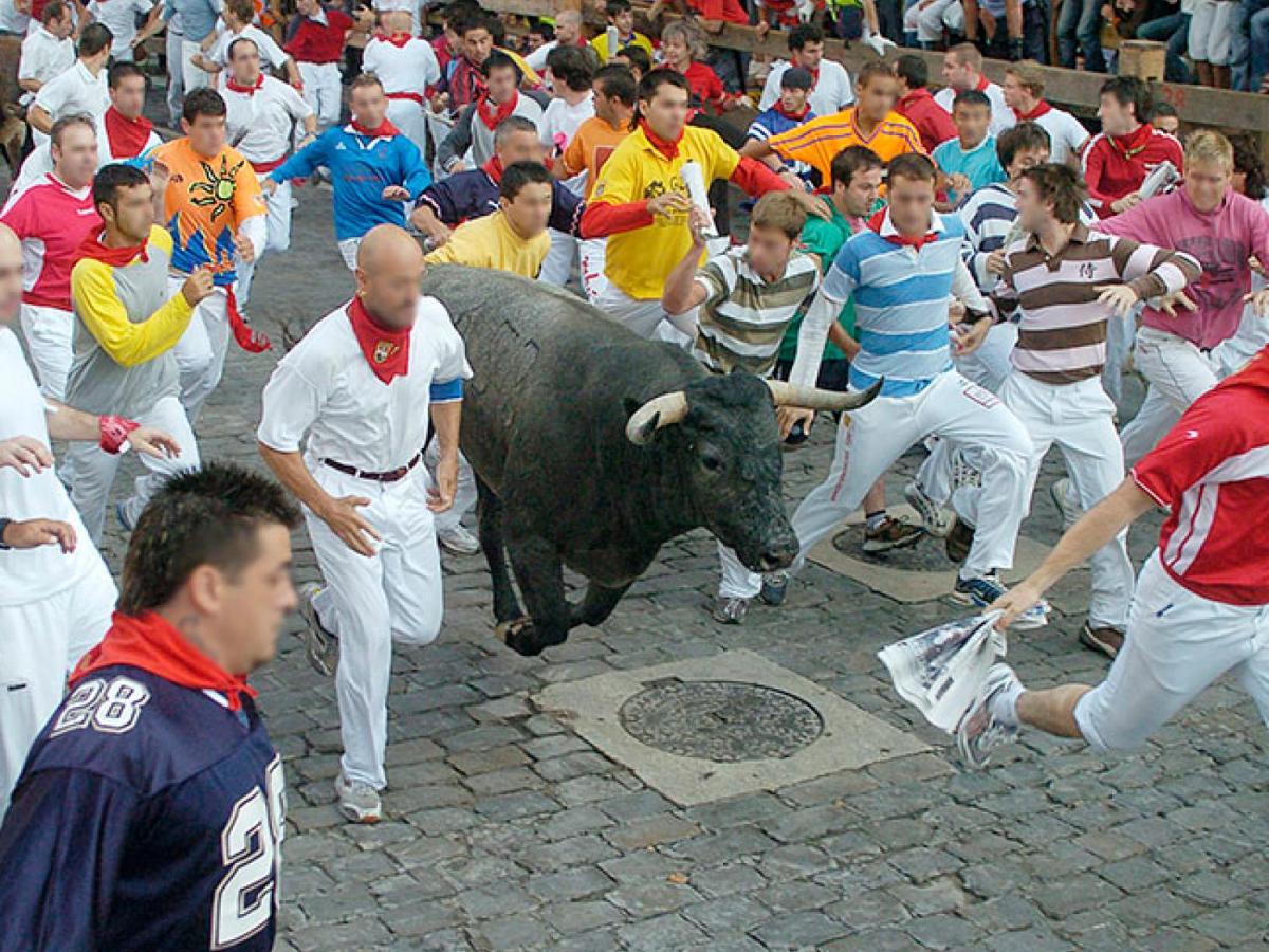 Met Pamplona Hotel Bagian luar foto