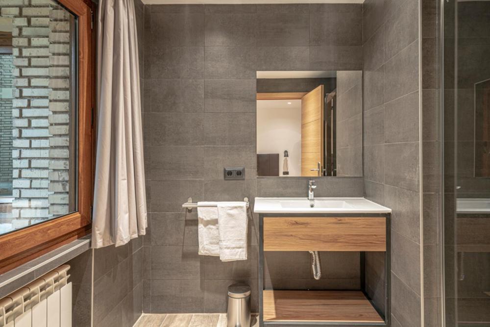 Met Pamplona Hotel Bagian luar foto