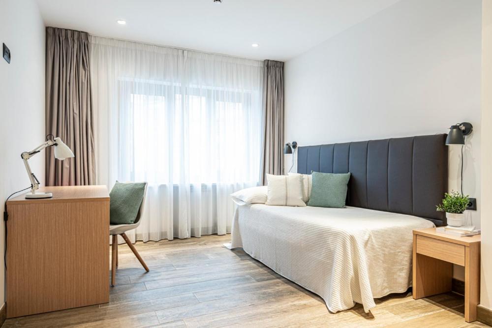 Met Pamplona Hotel Bagian luar foto