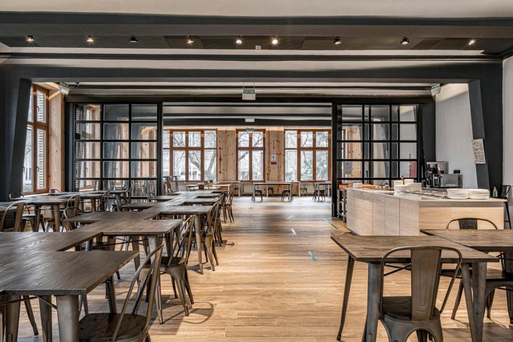 Met Pamplona Hotel Bagian luar foto